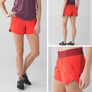 Lululemon Tracker Short III 4-way Stretch Miss Mosaic Alarming Red Grape Size 4
